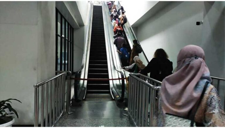 Penampakan Eskalator Stasiun Manggarai yang Masih Tidak Berperan Hari Ini
